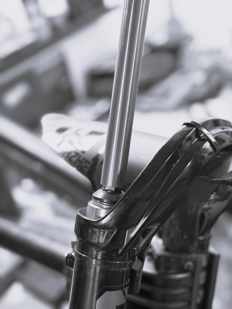 WhatsApp-Image-2026-05-25-at-11.39.00-768x1024 Ennes MTB Fahrwerkservice